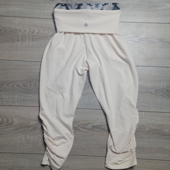 Lululemon athletica capri - Picture 3 of 5